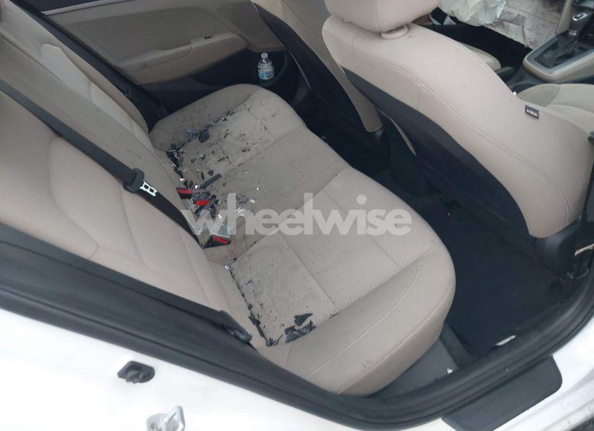 Photo 8 of 2019 Hyundai Elantra SE (VIN 5NPD74LF9KH497737)