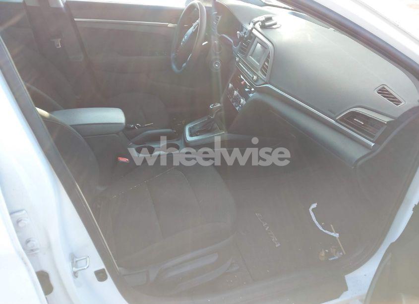 Photo 5 of 2020 Hyundai Elantra SE (VIN 5NPD74LF9LH503716)