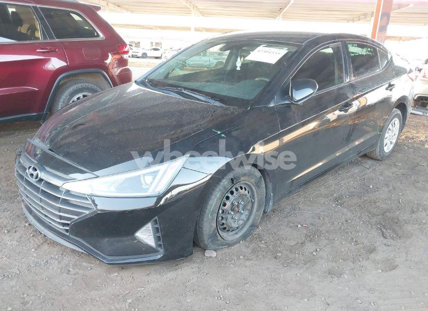 Photo 2 of 2020 Hyundai Elantra SE (VIN 5NPD74LF9LH541723)