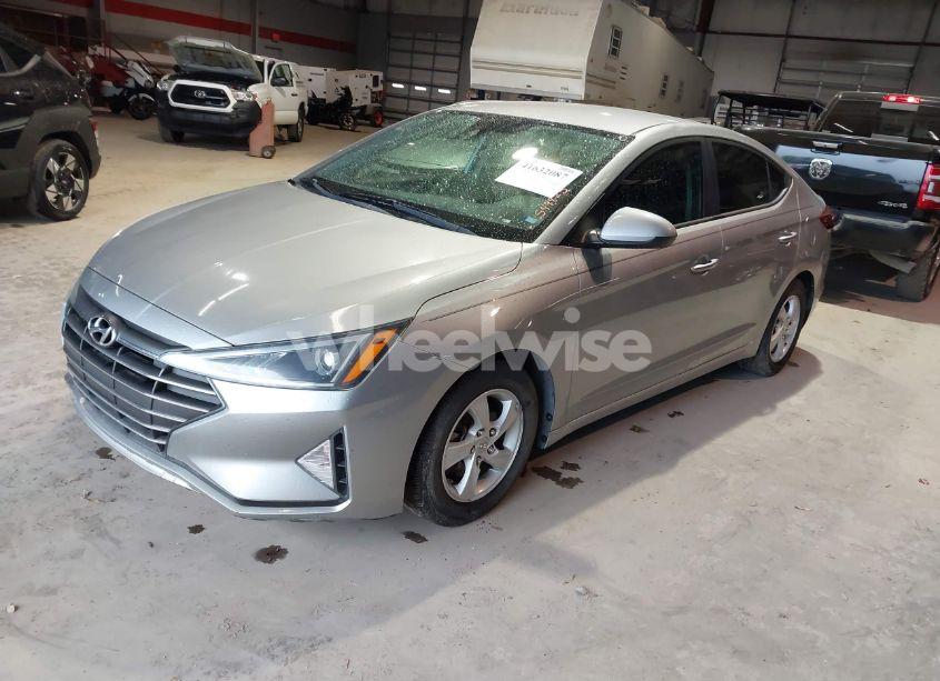 Photo 2 of 2020 Hyundai Elantra SE (VIN 5NPD74LF9LH549823)