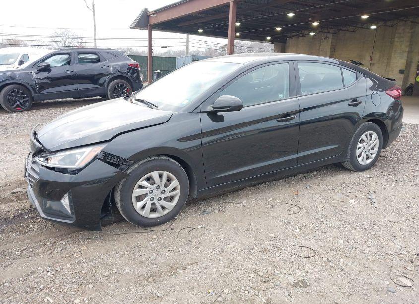 Photo 2 of 2020 Hyundai Elantra SE (VIN 5NPD74LF9LH591649)