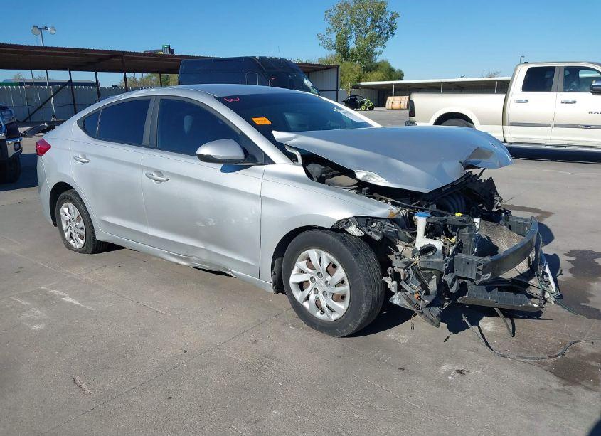 2017 Hyundai Elantra SE (VIN 5NPD74LFXHH129205) main photo