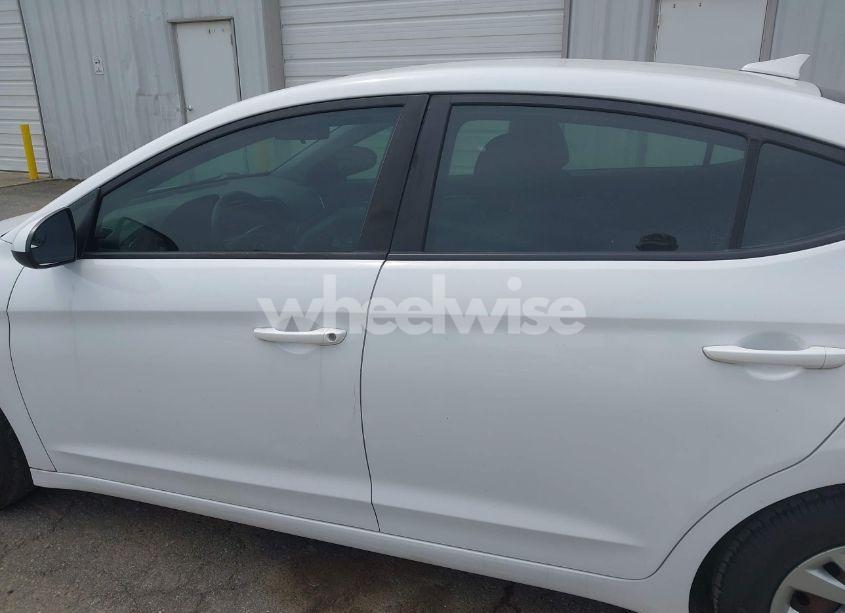 Photo 14 of 2017 Hyundai Elantra SE (VIN 5NPD74LFXHH144755)