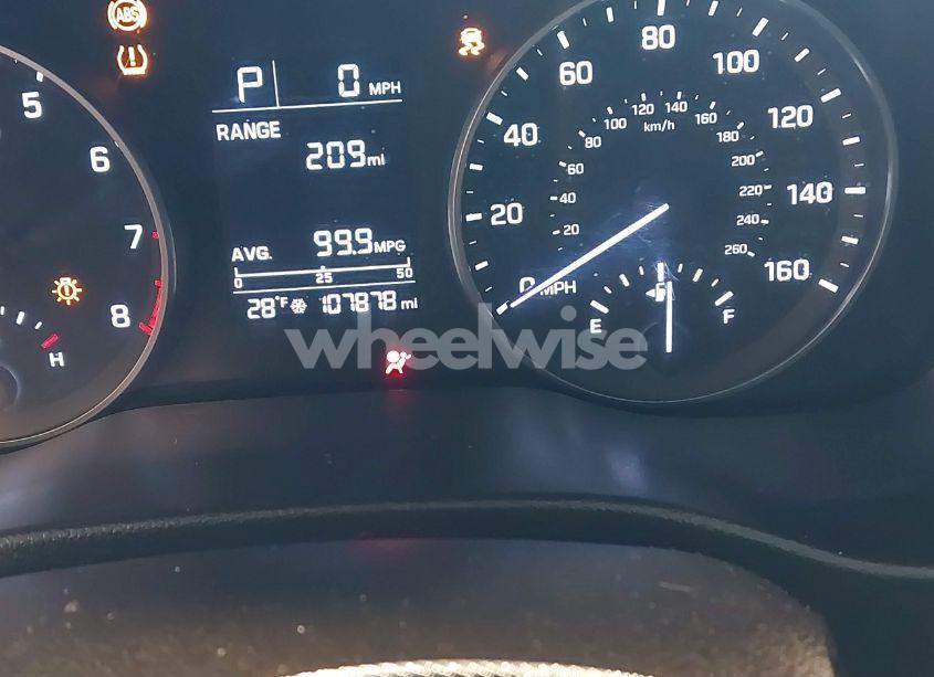 Photo 15 of 2017 Hyundai Elantra SE (VIN 5NPD74LFXHH165346)