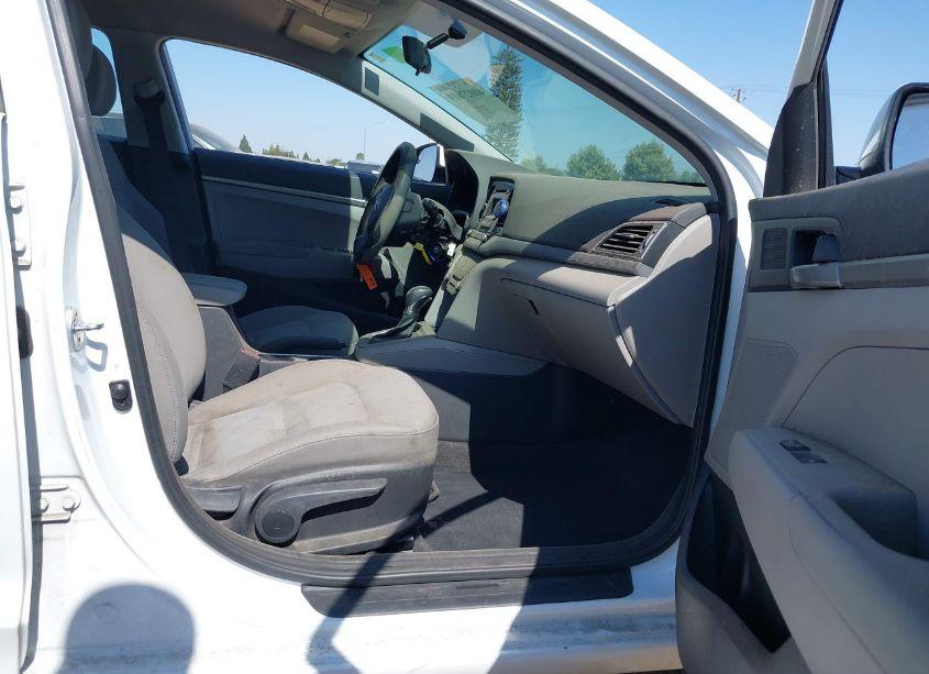 Photo 5 of 2017 Hyundai Elantra SE (VIN 5NPD74LFXHH165900)