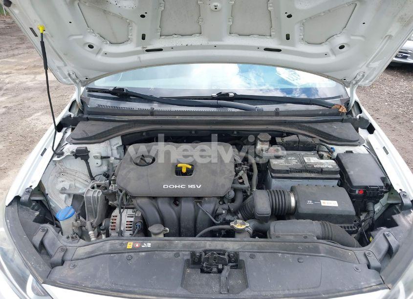 Photo 10 of 2017 Hyundai Elantra SE (VIN 5NPD74LFXHH170885)