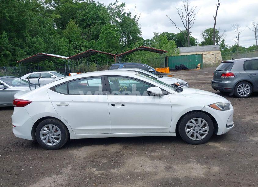 Photo 13 of 2017 Hyundai Elantra SE (VIN 5NPD74LFXHH170885)
