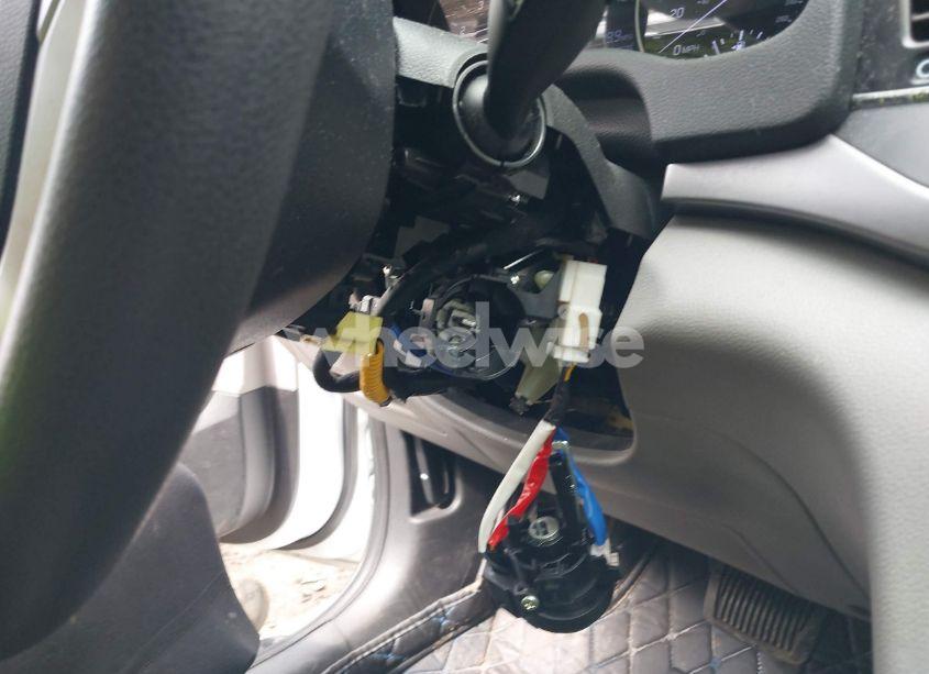 Photo 6 of 2017 Hyundai Elantra SE (VIN 5NPD74LFXHH170885)