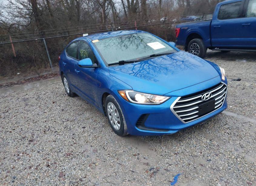 2017 Hyundai Elantra SE (VIN 5NPD74LFXHH198346) main photo