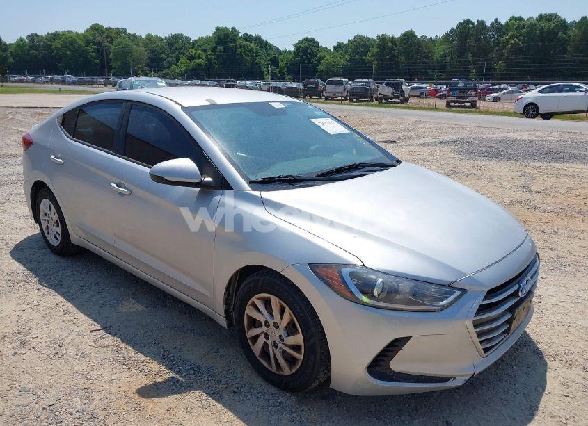 2017 Hyundai Elantra SE (VIN 5NPD74LFXHH200872) main photo