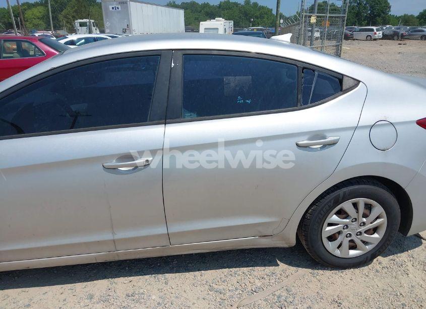 Photo 6 of 2017 Hyundai Elantra SE (VIN 5NPD74LFXHH200872)
