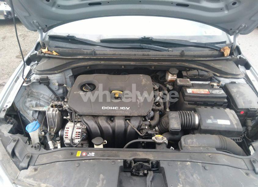 Photo 10 of 2017 Hyundai Elantra SE (VIN 5NPD74LFXHH205103)