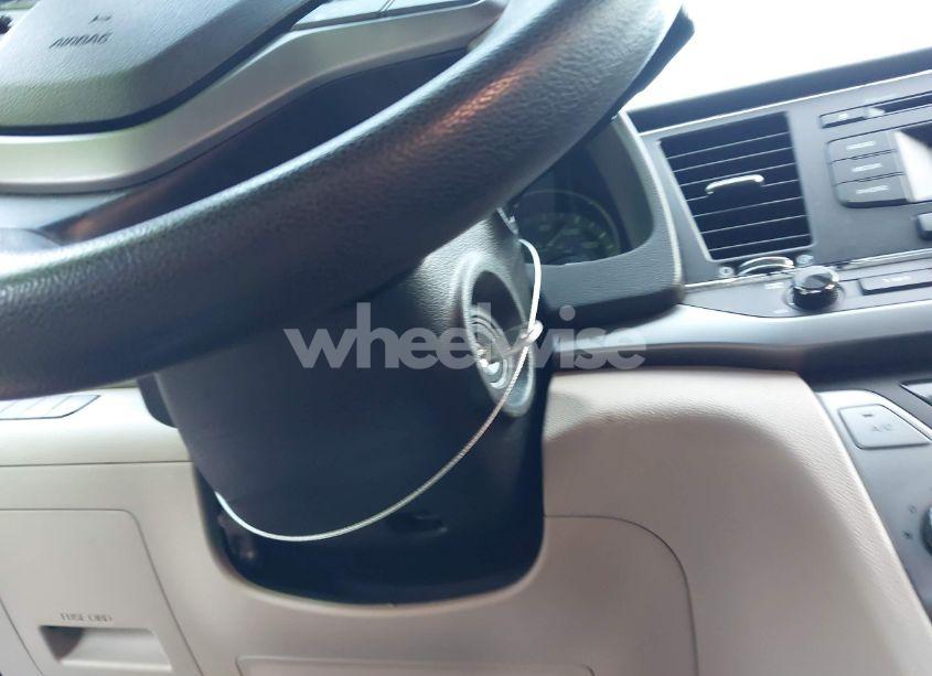 Photo 11 of 2017 Hyundai Elantra SE (VIN 5NPD74LFXHH208079)