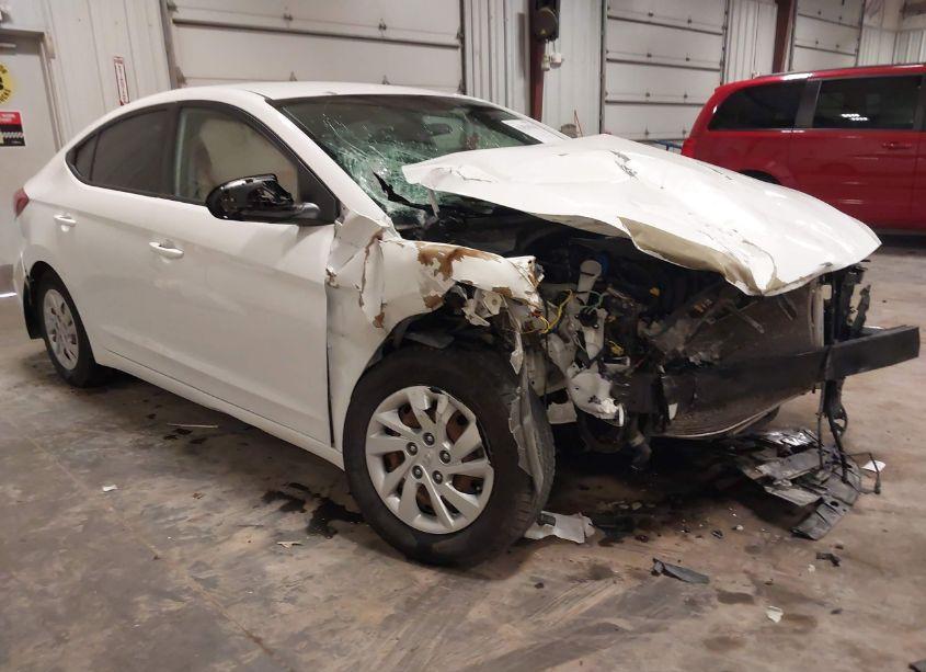 2018 Hyundai Elantra SE (VIN 5NPD74LFXJH221565) main photo