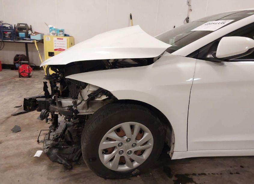 Photo 17 of 2018 Hyundai Elantra SE (VIN 5NPD74LFXJH221565)