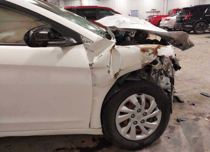 Photo 18 of 2018 Hyundai Elantra SE (VIN 5NPD74LFXJH221565)