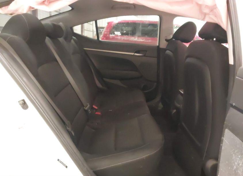 Photo 8 of 2018 Hyundai Elantra SE (VIN 5NPD74LFXJH221565)