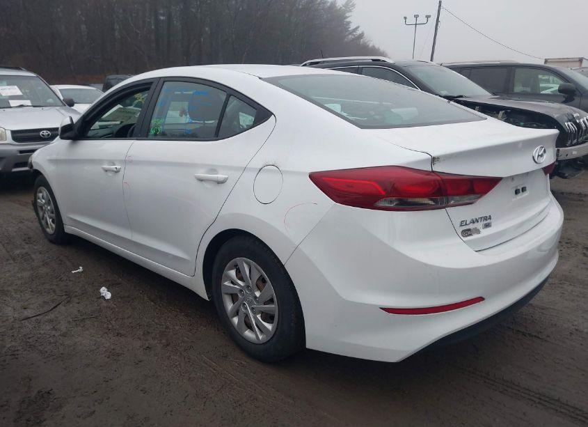 Photo 3 of 2018 Hyundai Elantra SE (VIN 5NPD74LFXJH224319)