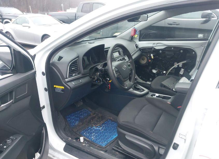 Photo 5 of 2018 Hyundai Elantra SE (VIN 5NPD74LFXJH224319)