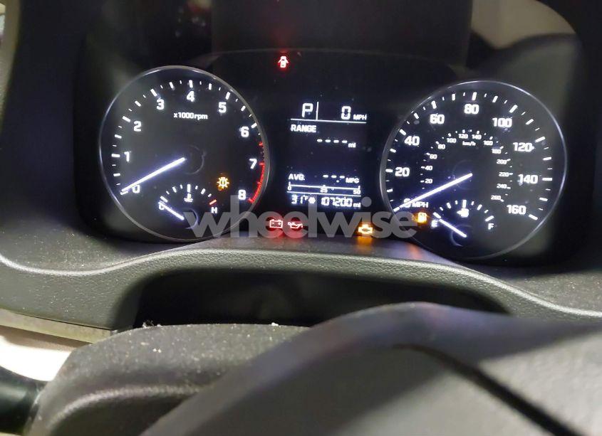 Photo 7 of 2018 Hyundai Elantra SE (VIN 5NPD74LFXJH227057)