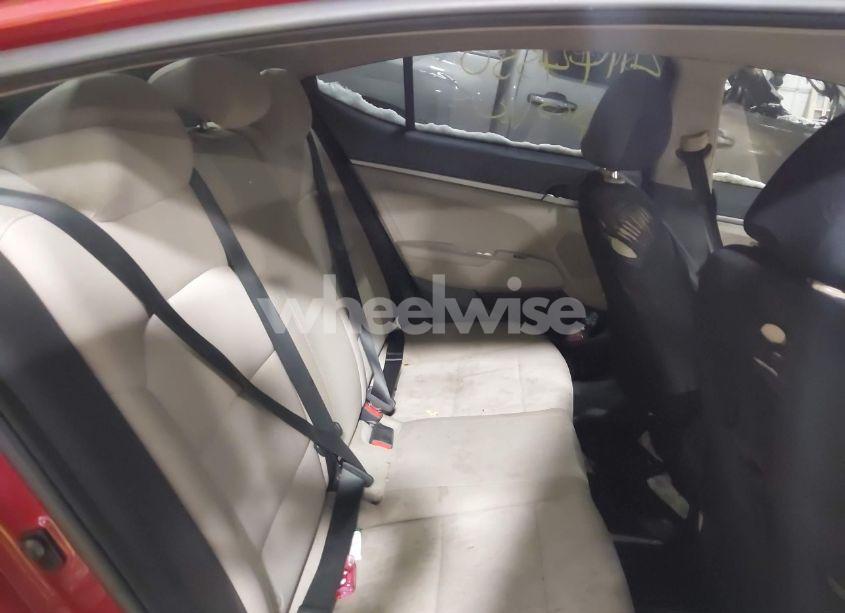 Photo 8 of 2018 Hyundai Elantra SE (VIN 5NPD74LFXJH227057)