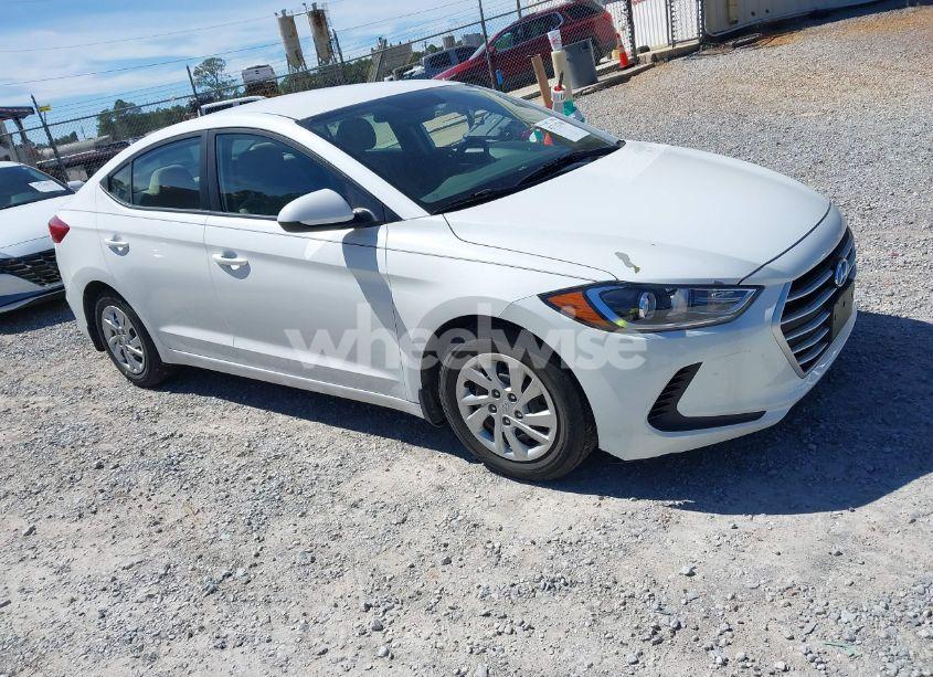 2018 Hyundai Elantra SE (VIN 5NPD74LFXJH271334) main photo