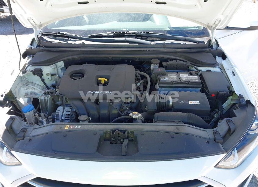 Photo 10 of 2018 Hyundai Elantra SE (VIN 5NPD74LFXJH271334)