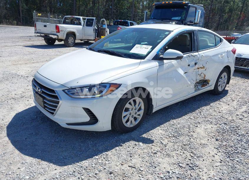 Photo 2 of 2018 Hyundai Elantra SE (VIN 5NPD74LFXJH271334)