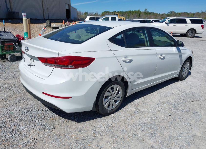 Photo 4 of 2018 Hyundai Elantra SE (VIN 5NPD74LFXJH271334)