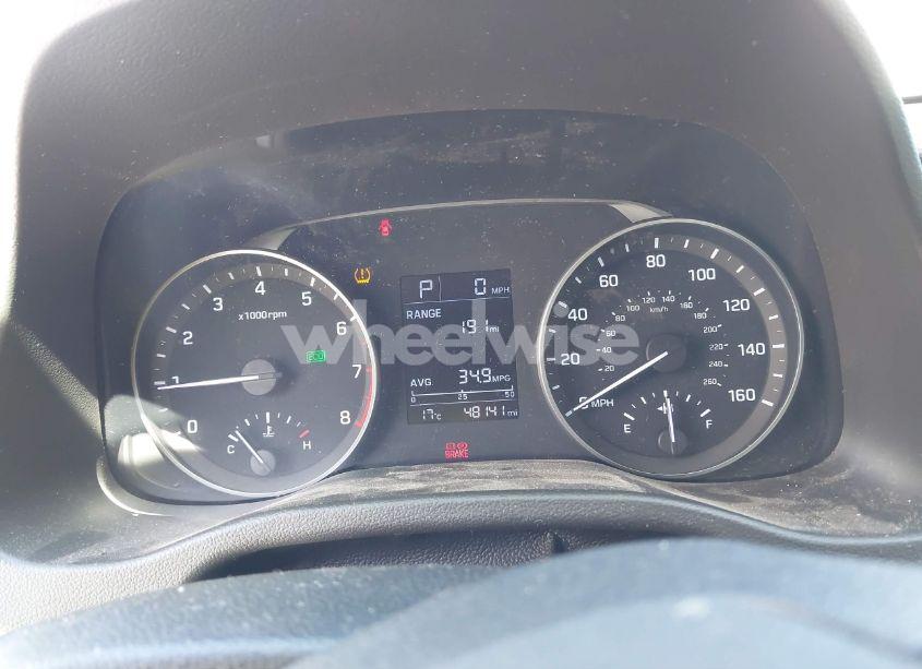 Photo 7 of 2018 Hyundai Elantra SE (VIN 5NPD74LFXJH271334)