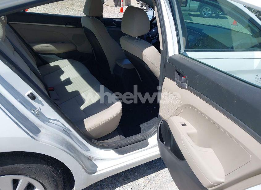 Photo 8 of 2018 Hyundai Elantra SE (VIN 5NPD74LFXJH271334)