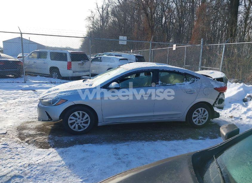 Photo 15 of 2018 Hyundai Elantra SE (VIN 5NPD74LFXJH290983)
