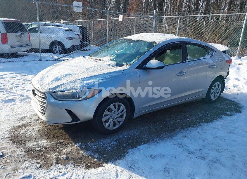 Photo 2 of 2018 Hyundai Elantra SE (VIN 5NPD74LFXJH290983)