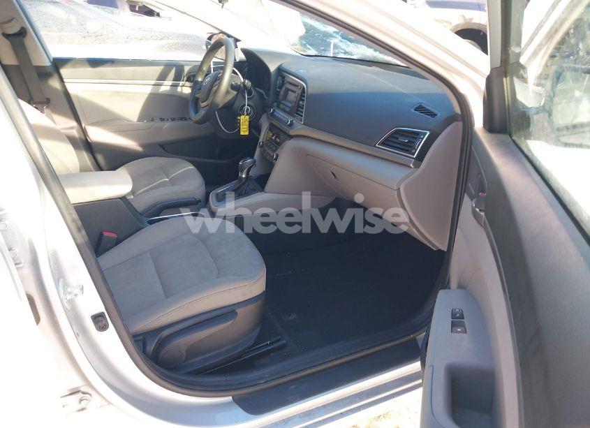 Photo 5 of 2018 Hyundai Elantra SE (VIN 5NPD74LFXJH290983)