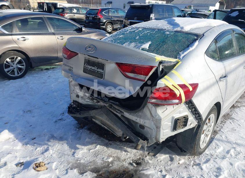 Photo 6 of 2018 Hyundai Elantra SE (VIN 5NPD74LFXJH290983)