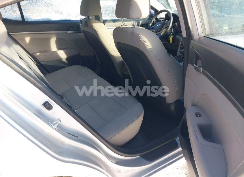 Photo 8 of 2018 Hyundai Elantra SE (VIN 5NPD74LFXJH290983)