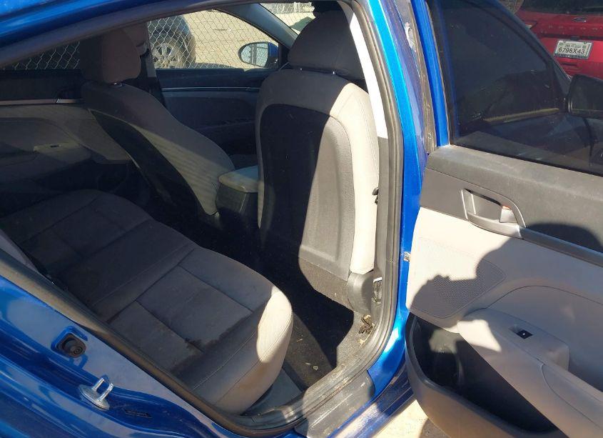 Photo 8 of 2018 Hyundai Elantra SE (VIN 5NPD74LFXJH313775)