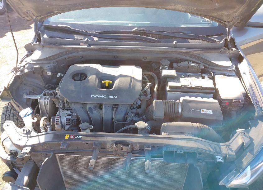 Photo 10 of 2018 Hyundai Elantra SE (VIN 5NPD74LFXJH321116)