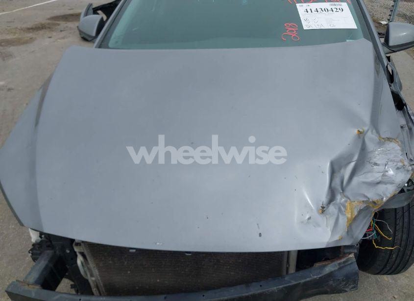 Photo 10 of 2018 Hyundai Elantra SE (VIN 5NPD74LFXJH321696)