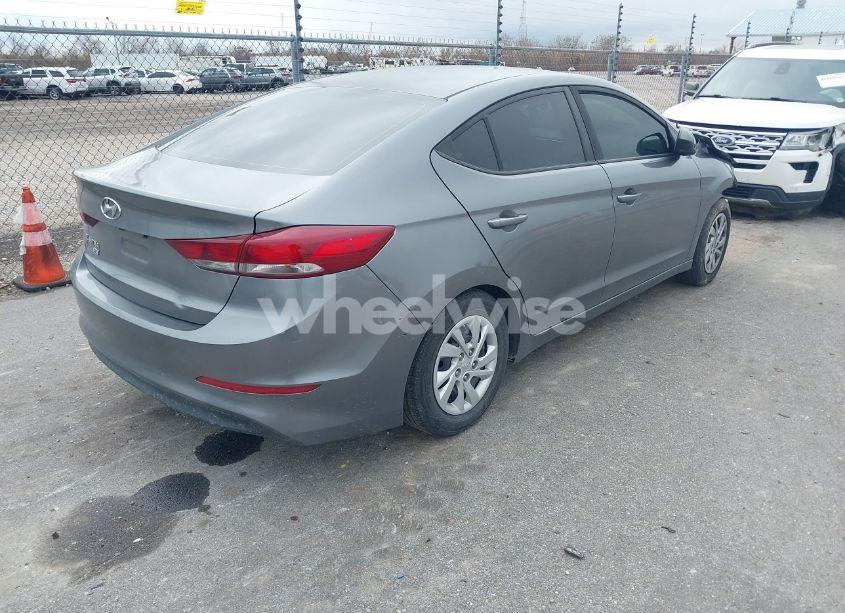 Photo 4 of 2018 Hyundai Elantra SE (VIN 5NPD74LFXJH321696)