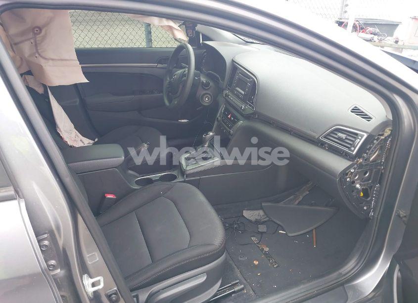 Photo 5 of 2018 Hyundai Elantra SE (VIN 5NPD74LFXJH321696)