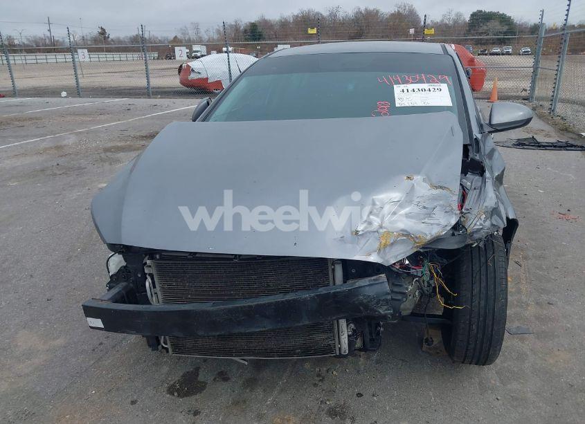 Photo 6 of 2018 Hyundai Elantra SE (VIN 5NPD74LFXJH321696)