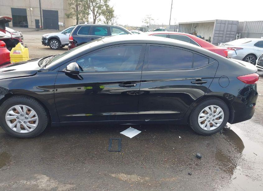 Photo 15 of 2018 Hyundai Elantra SE (VIN 5NPD74LFXJH341107)