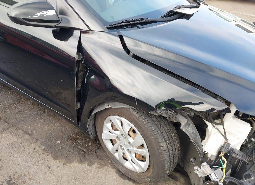 Photo 19 of 2018 Hyundai Elantra SE (VIN 5NPD74LFXJH341107)