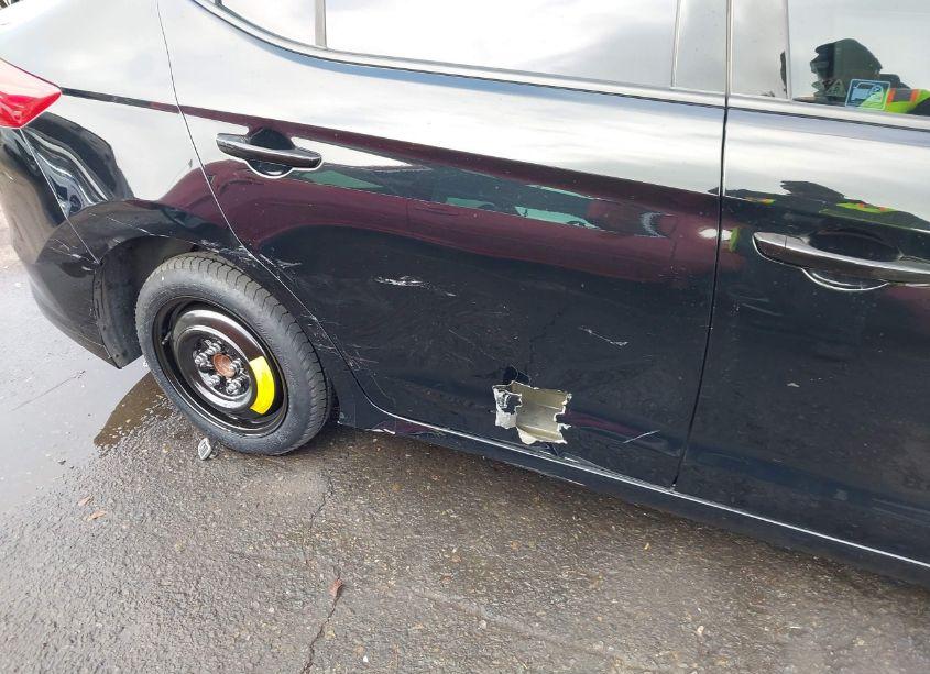 Photo 20 of 2018 Hyundai Elantra SE (VIN 5NPD74LFXJH341107)