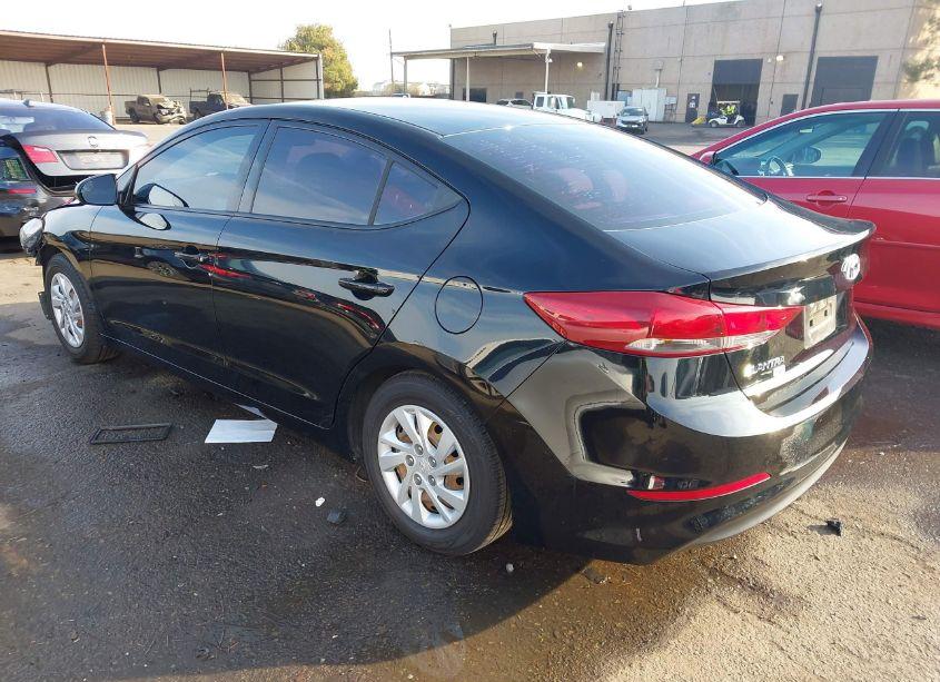 Photo 3 of 2018 Hyundai Elantra SE (VIN 5NPD74LFXJH341107)