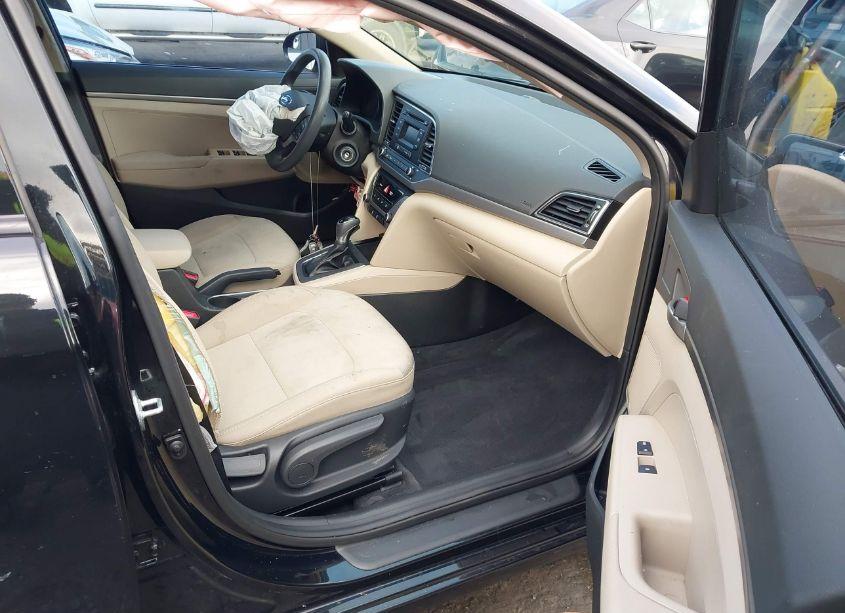 Photo 5 of 2018 Hyundai Elantra SE (VIN 5NPD74LFXJH341107)