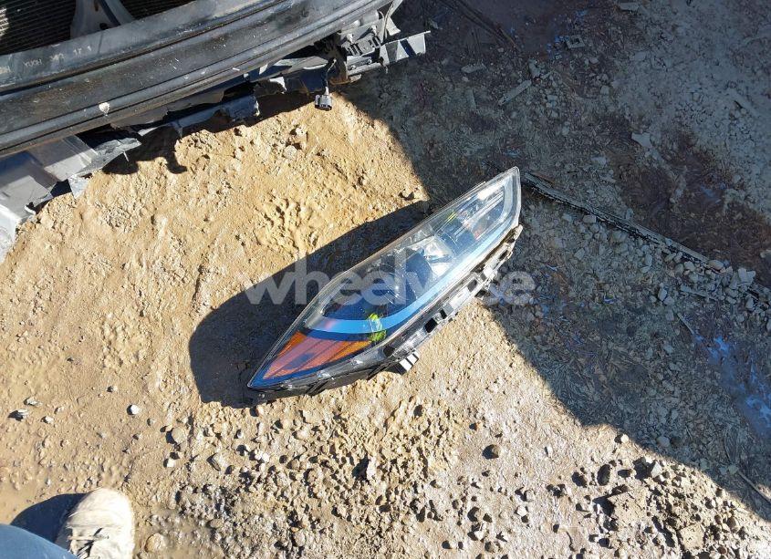 Photo 12 of 2018 Hyundai Elantra SE (VIN 5NPD74LFXJH354570)