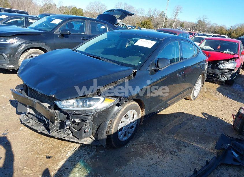 Photo 2 of 2018 Hyundai Elantra SE (VIN 5NPD74LFXJH354570)