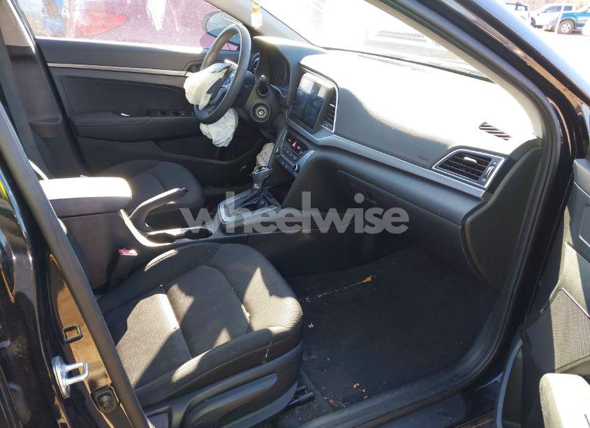 Photo 5 of 2018 Hyundai Elantra SE (VIN 5NPD74LFXJH354570)